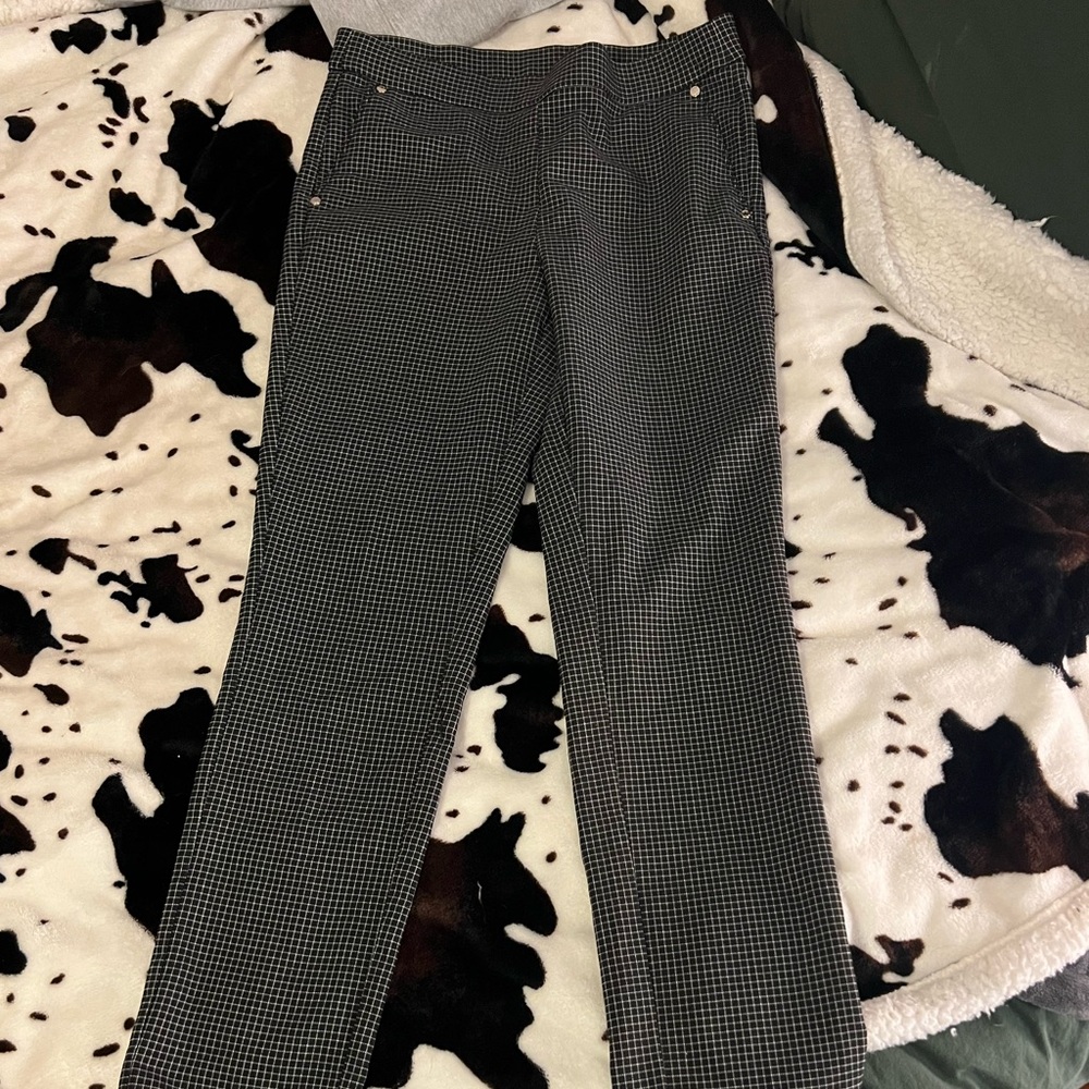 Women’s black and white dress pants joggers